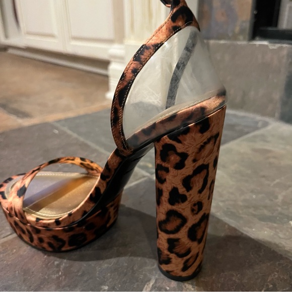 NWOT Jessica Rich leopard print heels size 38 (7.5 in U.S.) - Picture 2 of 7